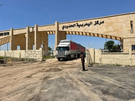 العراق يستأنف التجارة مع سوريا عبر منفذ ربيعة بدخول شحنات تجارية