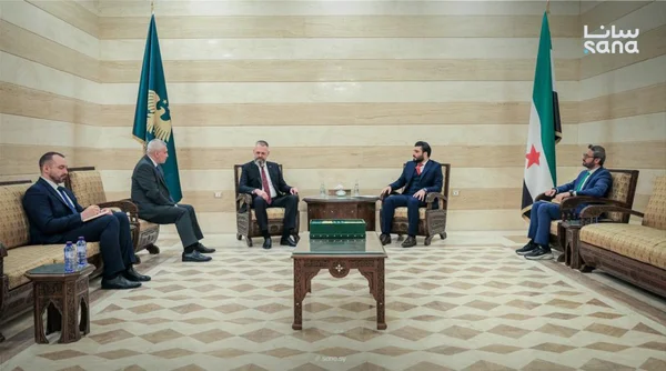سوريا وبيلاروسيا تبحثان تعزيز العلاقات الثنائية بعد إعادة فتح السفارة
