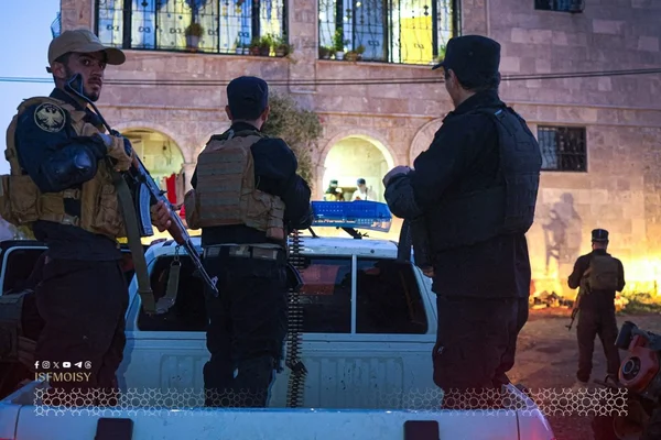 قوى الأمن الداخلي بحماة تلقي القبض على مطلوبين ومسلحين سابقين