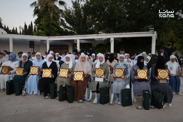 محافظة ريف دمشق تكرّم 110 طلاب متفوقين دراسياً