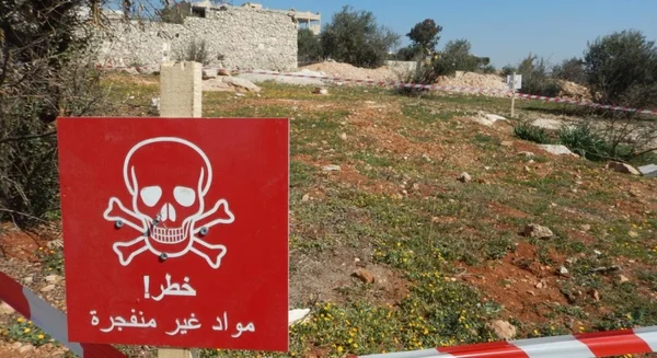 إصابة مدنيين بانفجار مخلفات حربية بريف إدلب الجنوبي