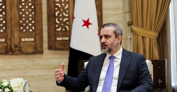 وزير الخارجية السوري يؤكد المضي في حصر السلاح بيد الدولة لإعادة بناء المؤسسات