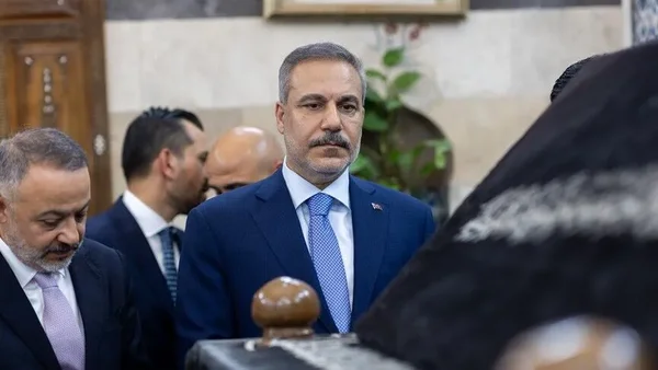 هاكان فيدان يبحث التطورات السورية والزيارة المرتقبة لأردوغان إلى دمشق
