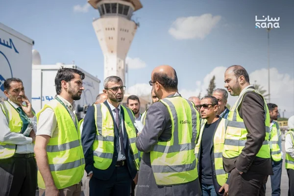 وفد من طيران السلام العمانية يتفقد مطار دمشق الدولي