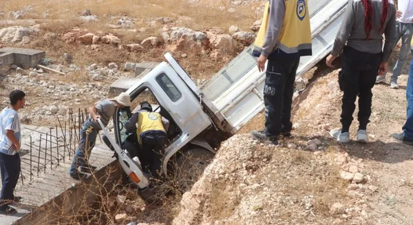 حالتا وفاة و30 إصابة بحوادث سير وحرائق في سوريا