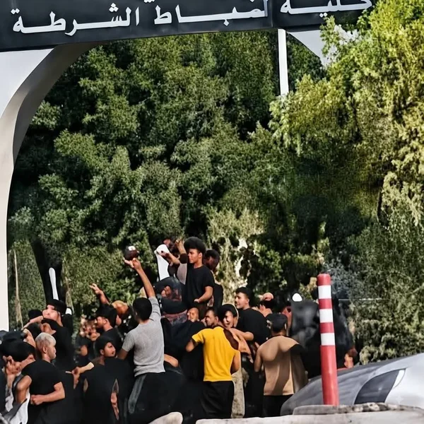 احتجاجات المقاتلين السوريين تزيد الأعباء الاقتصادية والأمنية في ليبيا