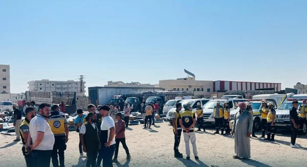 إعادة 61 عائلة نازحة من مخيمات اعزاز إلى مناطقها الأصلية