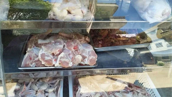 عودة أسعار الفروج للارتفاع ومطالبات بمحاسبة الحلقات الوسيطة بالسوق