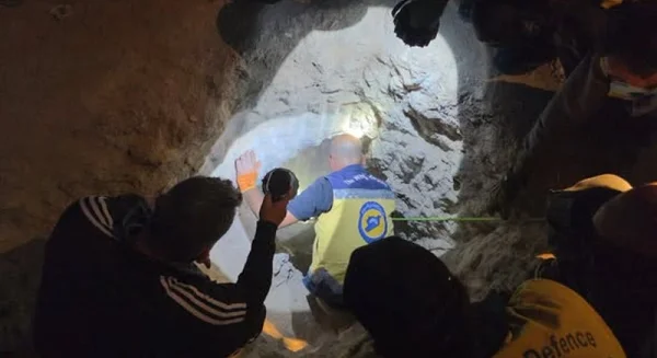 وفاة ثلاثة شبان داخل كهف لاستخراج الجص بدير الزور