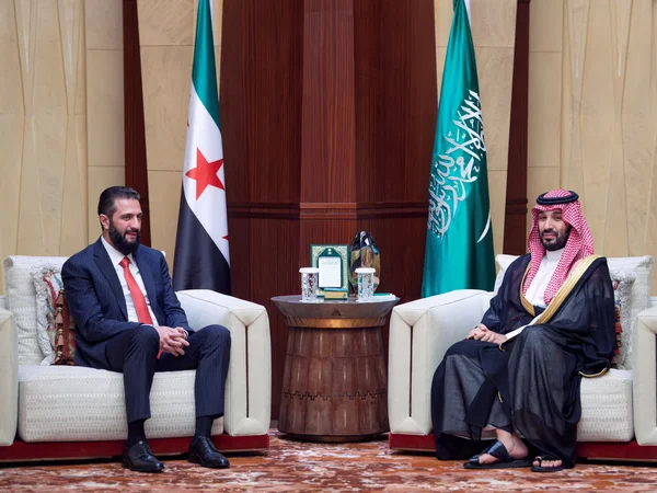 دمشق تؤكد الالتزام بالاستقرار وتنفي طلب السعودية تدخلاً عسكرياً