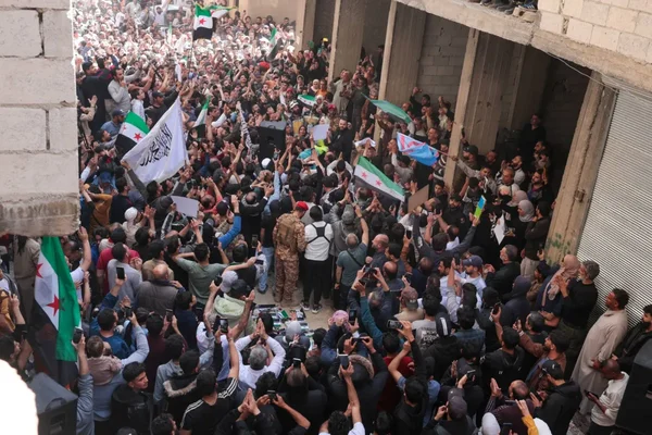 القبض على أمجد يوسف المتهم الرئيسي في مجزرة حي التضامن بدمشق بعد 13 عاماً وتصدر الخبر عناوين الصحف العالمية