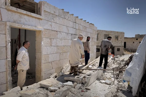 وفاة رجل وإصابة زوجته بانهيار منزل بريف إدلب الجنوبي
