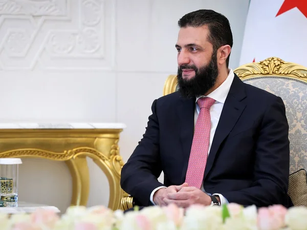 الشرع يطمح لتحويل سورية إلى نموذج تنموي ويحظر البضائع الإسرائيلية