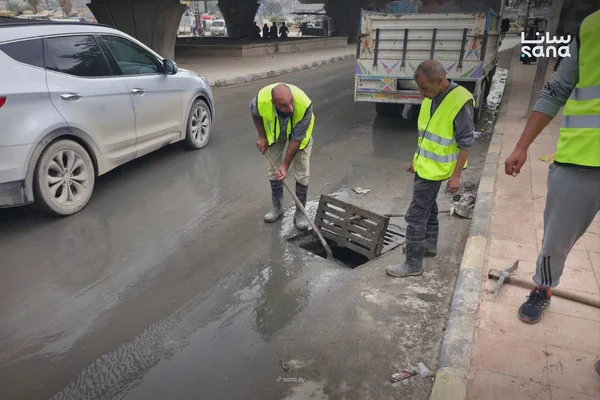 كوادر حلب تواصل معالجة أضرار الأمطار ودعوات هندسية ومطالب أهلية لإعادة هيكلة شبكات الصرف الصحي