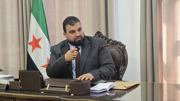 محافظ السويداء يدعو للحفاظ على السلم الأهلي بعد استهداف مسجد
