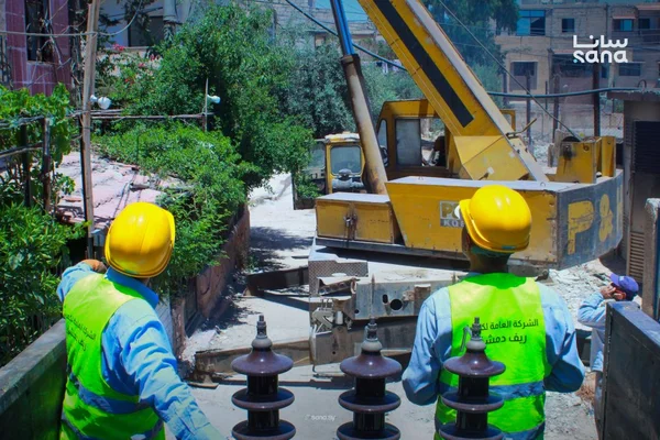تعزيز الشبكة الكهربائية بتركيب محولات جديدة في ريف دمشق