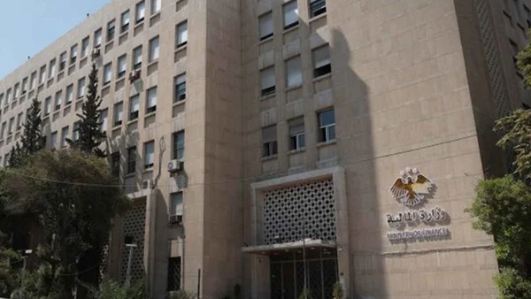 مقترح أكاديمي في جامعة دمشق لاعتماد اللصاقة الضريبية للحد من التهرب