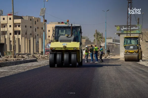بدء أعمال تعبيد وتأهيل طريق المحافظة في مدينة الرقة