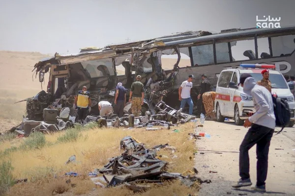 مصرع 35 شخصاً في تصادم حافلتين على طريق دير الزور-دمشق وتلقي برقيات تعزية