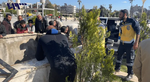 الدفاع المدني ينقذ شاباً غرق في نهر قويق بحلب