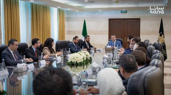 وزير الخارجية السوري يراجع إنجازات الوزارة ويناقش خططها المستقبلية
