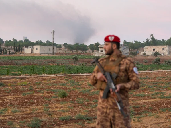 سلسلة انفجارات تستهدف مستودع ذخيرة للجيش السوري في ريف حلب وتصاعد المخاوف من تكرار الحوادث