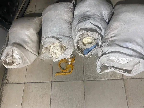 الجيش اللبناني يضبط شحنات متفجرة مهربة من سوريا شرقاً