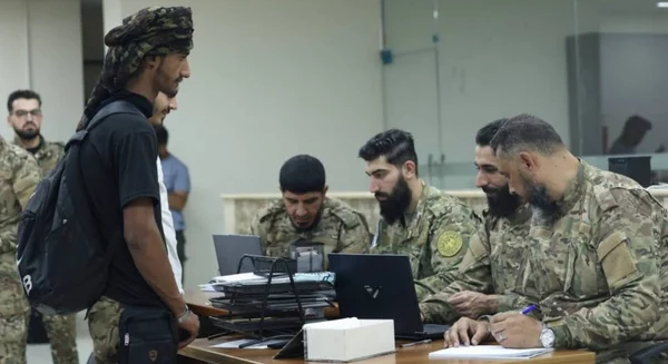 إدارة التجنيد السورية تعلق استقبال طلبات التطوع مؤقتاً