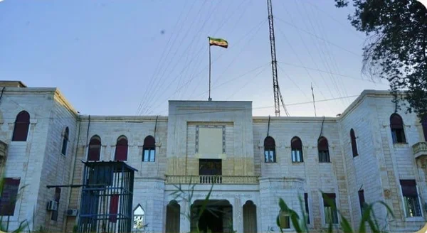 محافظة الحسكة تنفي إزالة العلم السوري وتوضح طبيعة أعمال الصيانة