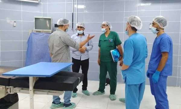 إقالة مدير المنشآت الطبية بدير الزور على خلفية منشورات تمجيدية للنظام السابق