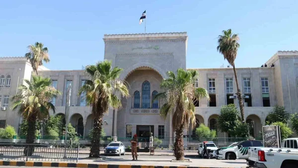 محكمة العدالة الانتقالية بدمشق تبدأ جلسات محاكمة لمتورطين بجرائم