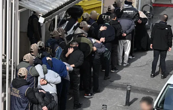 تركيا تعتقل 14 شخصاً بتهمة تمويل تنظيم الدولة الإسلامية