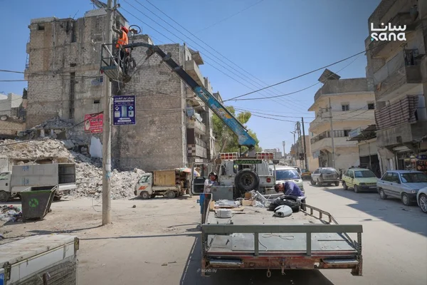 بدء أعمال إعادة تأهيل شبكات الإنارة بأحياء مدينة حلب