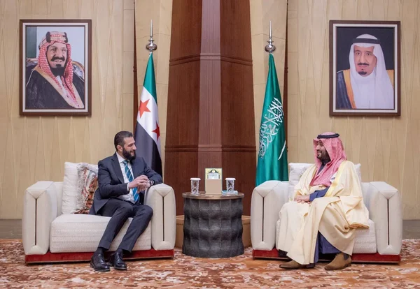 محمد بن سلمان والشرع يبحثان التهدئة وتعزيز الأمن الإقليمي