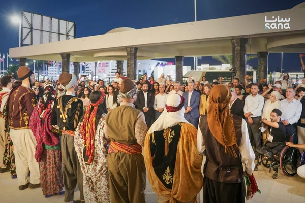 فرقة ولات تقدم عروض الدبكة الكردية بمعرض دمشق الدولي