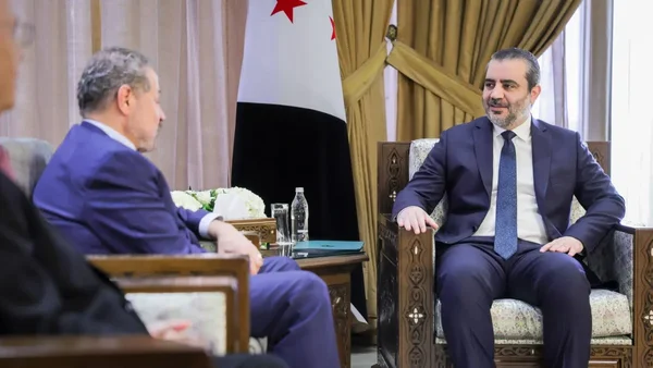 وزير الخارجية السوري يبحث مع مستشار الرئيس الفلسطيني المستجدات الإقليمية