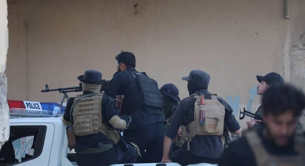 الأمن الداخلي يفكك عصابة سرقة وابتزاز في مدينة أريحا