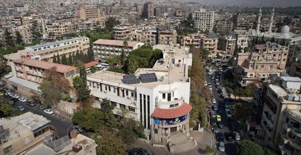 وزارة التربية تشدد على ضبط الدوام المدرسي ومنع صرف المستحقات