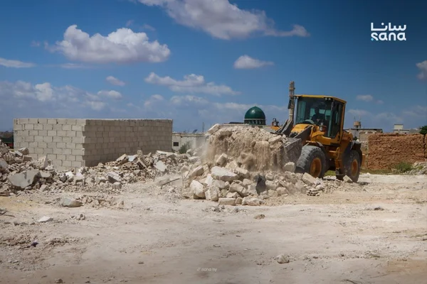 بدء إزالة الأنقاض في حماة لتسهيل عودة النازحين