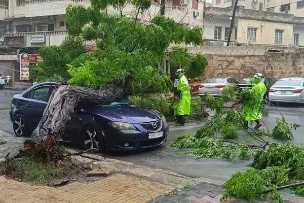 اضطرابات جوية وأمطار رعدية غزيرة تضرب محافظات سورية وتخلف إصابات وأضراراً مادية