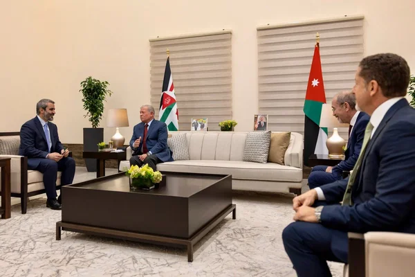 وزير الخارجية أسعد الشيباني يصل إلى العقبة لبحث العلاقات الثنائية