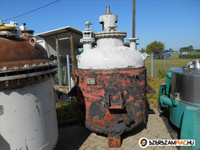 Saválló duplafalú tartály (azonosító: 3782) űrtartalom: 1500 liter keverőszárral szerelve