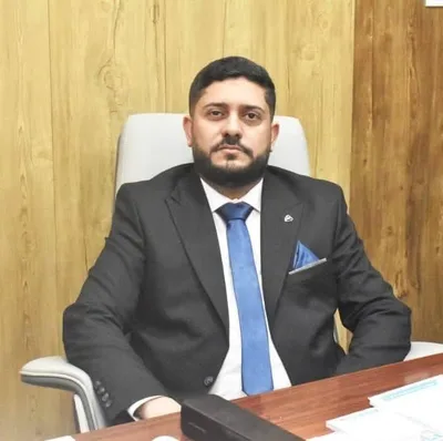 مصطفى عبدالصمد الهاشمي