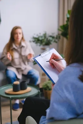 يوسف علي ياسين - پزیشکی نەخوشیێن دەرونی