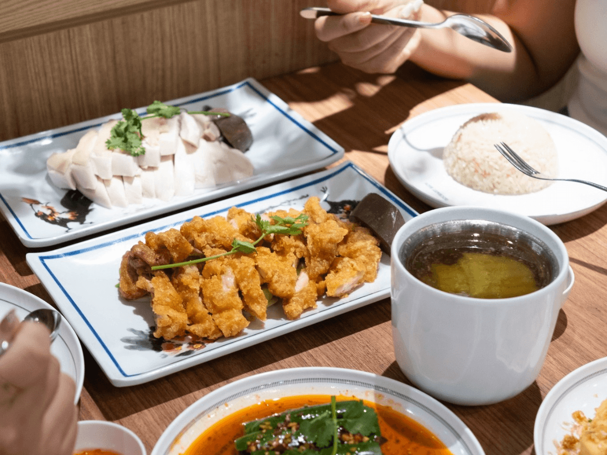 โกอ่าง ข้าวมันไก่ประตูน้ำ