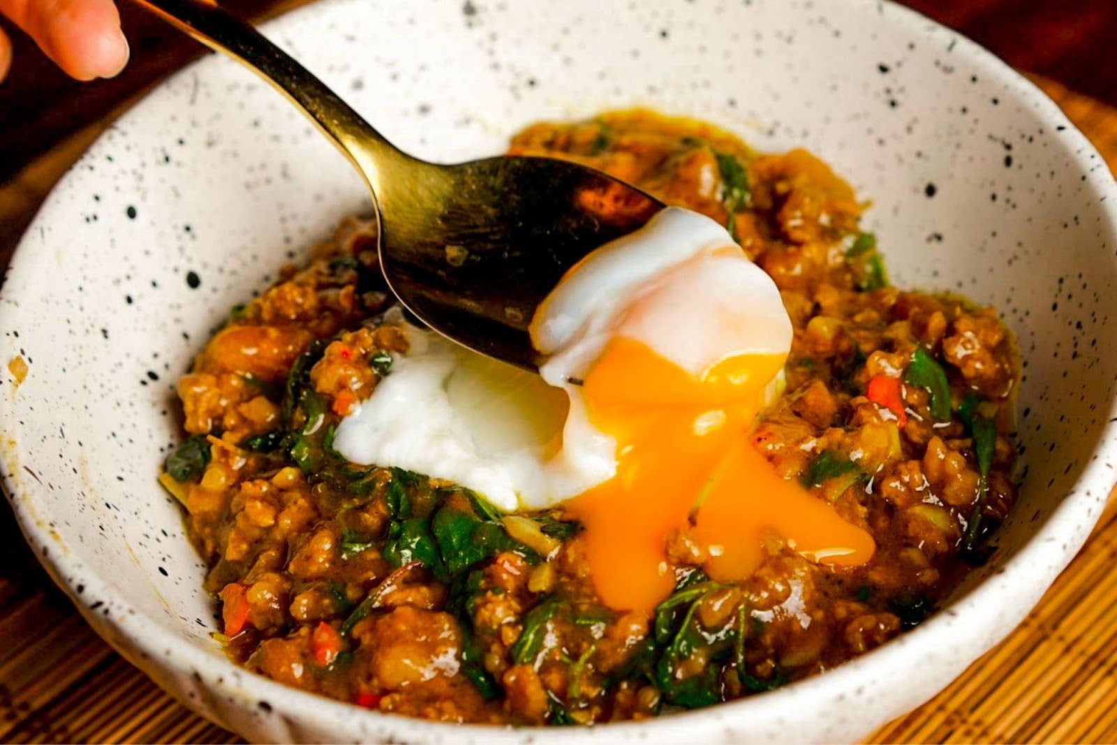 must eat thai dish Pad Kra Pao