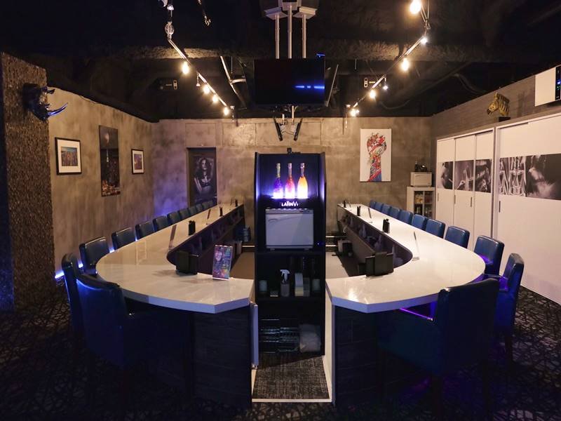 Girls Bar Lounge Marry