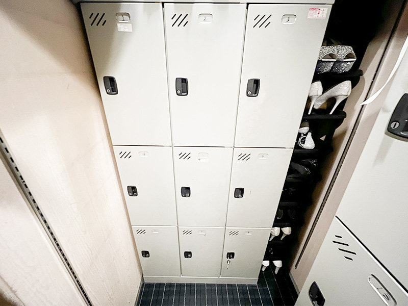 神奈川_藤沢_ROYAL GARDEN(ロイヤルガーデン)_体入求人_バックルーム1