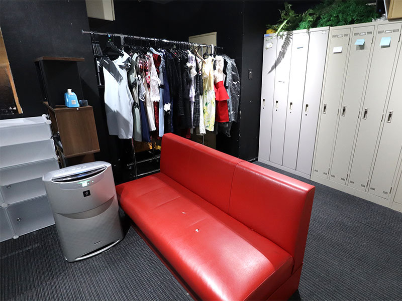 埼玉_草加_Girls bar Lounge山〜mountain〜(マウンテン)_体入求人_バックルーム4