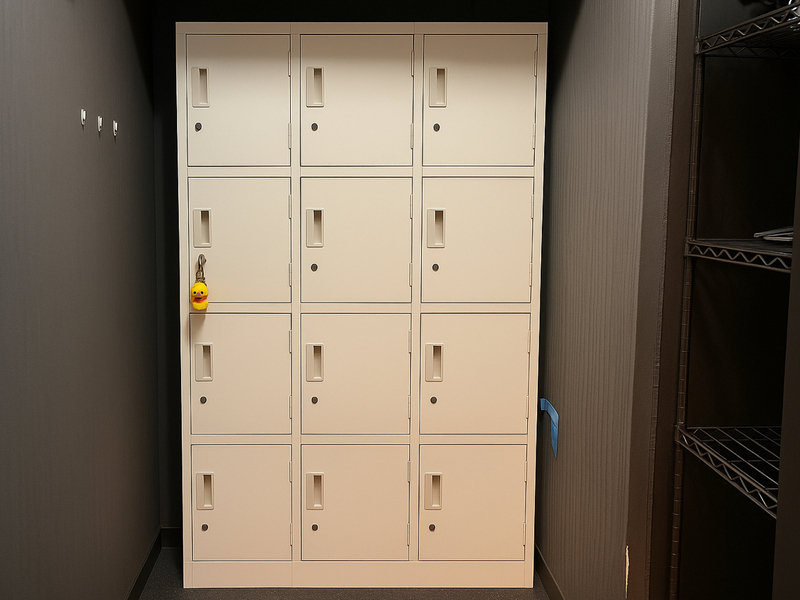 東京_上野_Girl's Bar B&W(ビーアンドダブリュ)_体入求人_バックルーム1